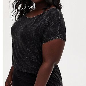 Relaxed fit boat neck tee